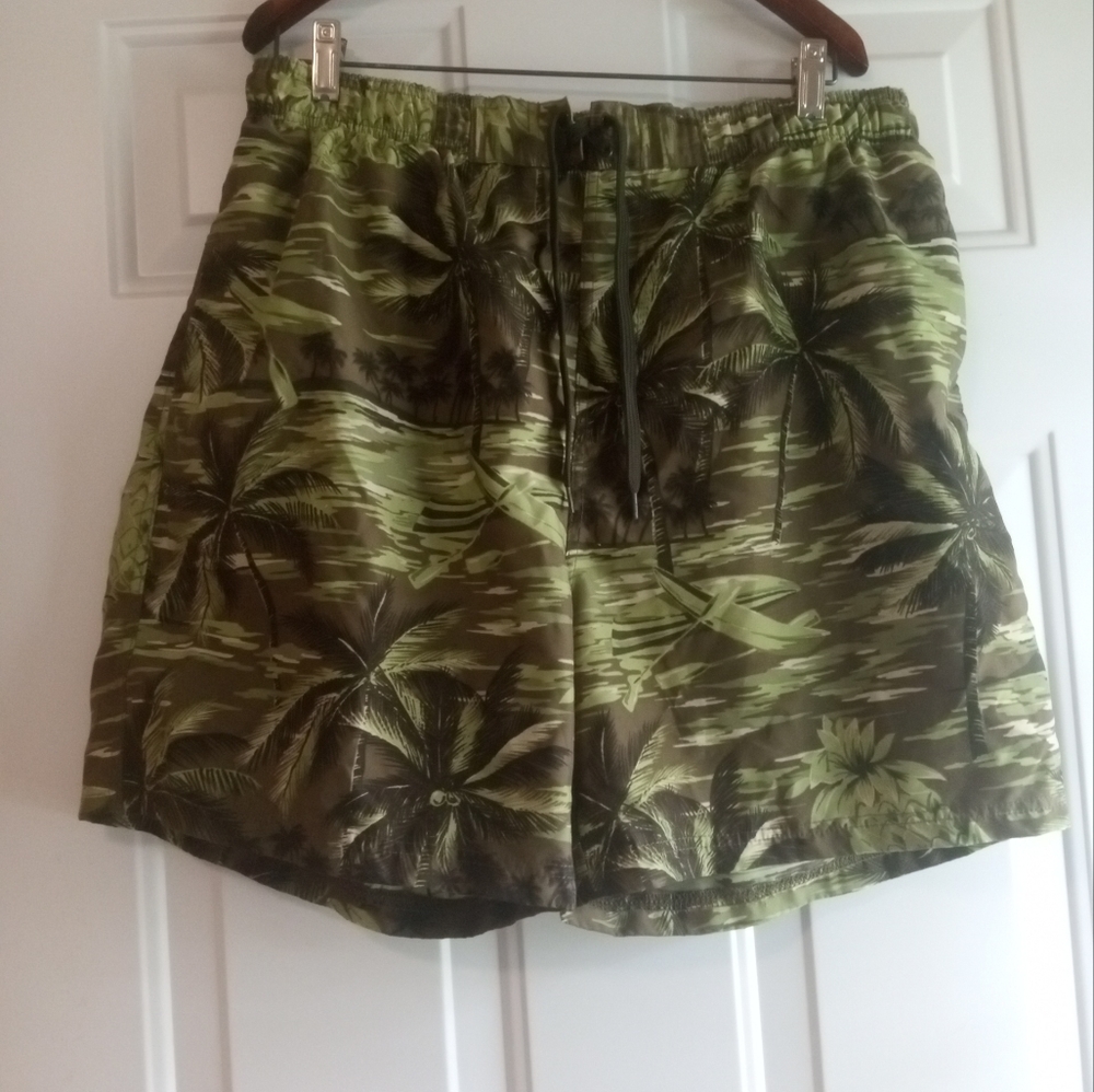 Men's Sand and Sun Swim Shorts Size Medium